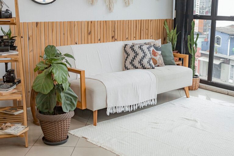 Simple Tips for Creating a Cozy and Inviting Living Room Atmosphere